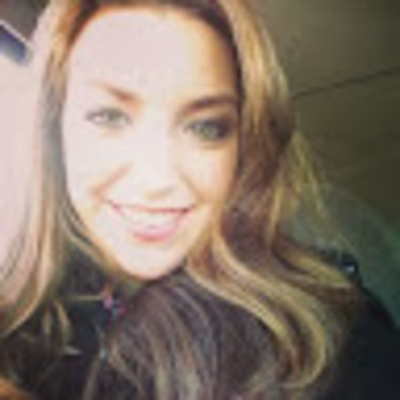 Meet your Posher, Micaela - Picture 1 of 1